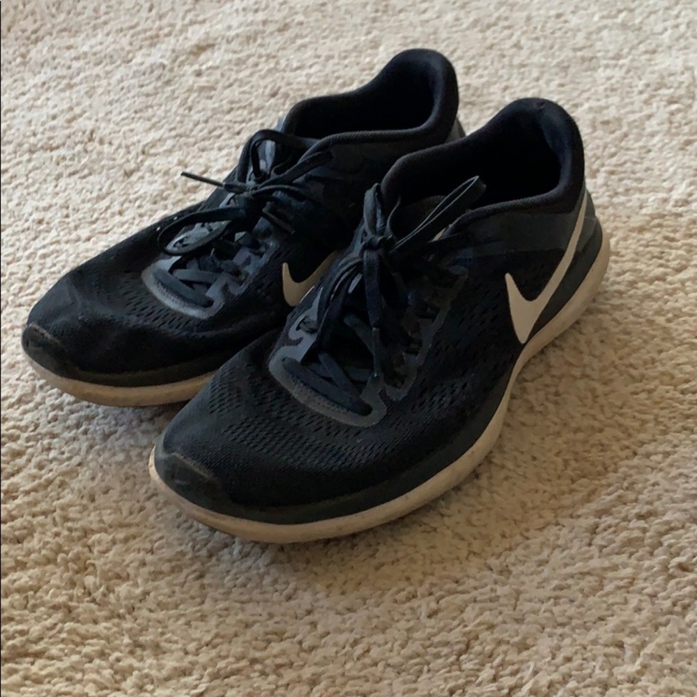 Nike Flex 2016 Run Sneaker